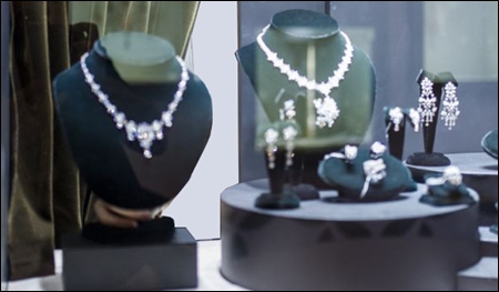 blackvelvet jewelry displays