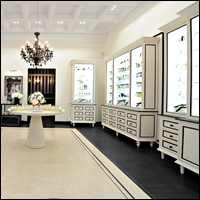 custom retail showcases with custom features and finishes 200