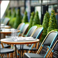 restaurant outdoor tables and chairs