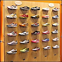 solo slat display for sporting goods stores 200 5