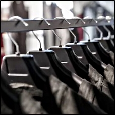 black retail plastic hangers 200
