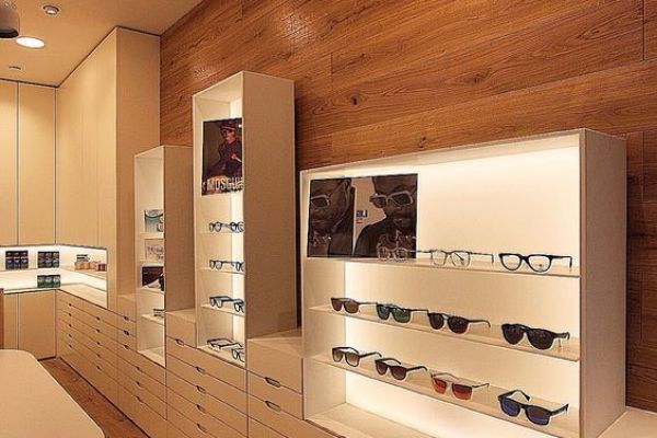 sunglass-display-8D8D5E614-4515-73AB-928A-997256AF85ED.jpg