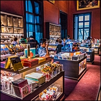 Museum Shop Gallery of Stores 200